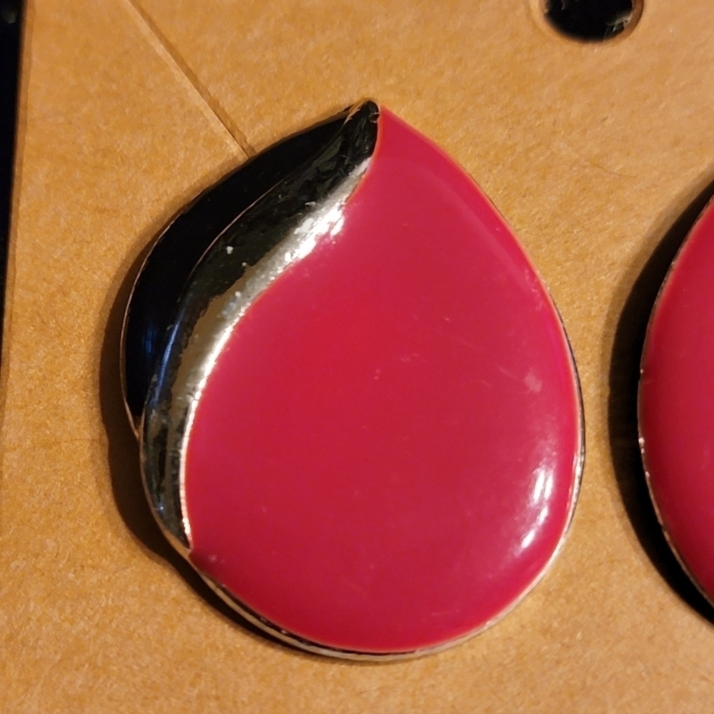 Vintage Teardrop Red Enamel, Black and Goldtone Pierced Earrings - Picture 2 of 9